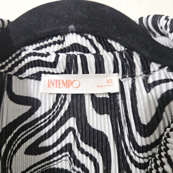 Intempo Relaxed Accordion Shirt NWT - Picture 4 of 7